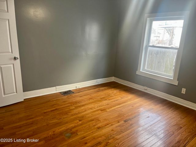 1418 Beech St, Louisville, KY 40211