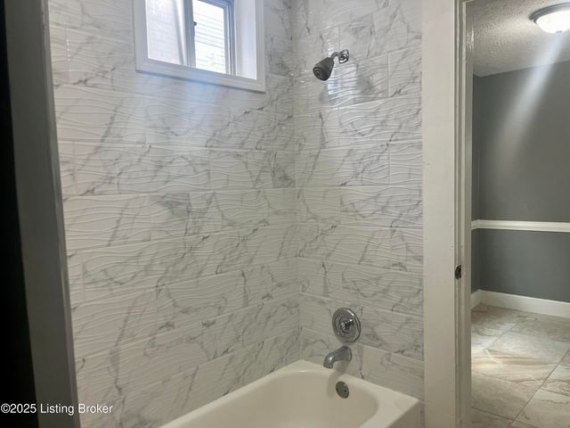 1418 Beech St, Louisville, KY 40211