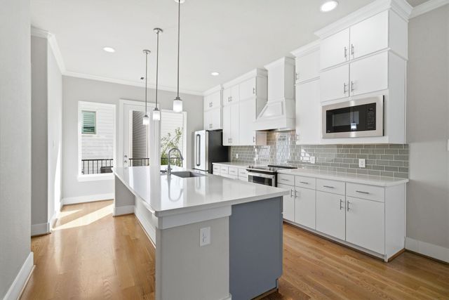 1307 W 24th Street B, Houston, TX 77008