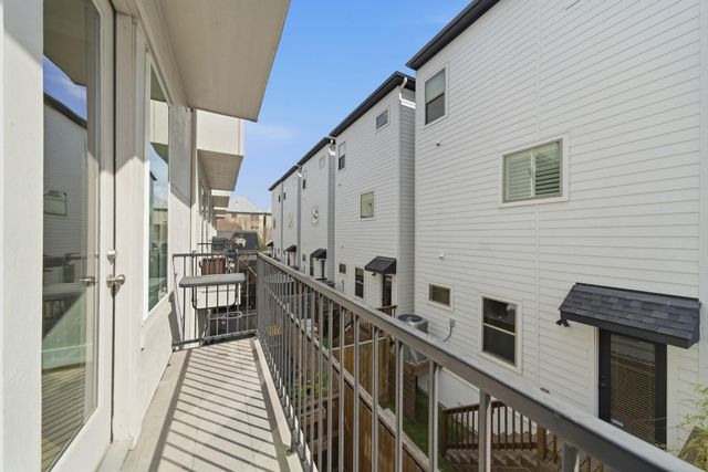 1307 W 24th Street B, Houston, TX 77008