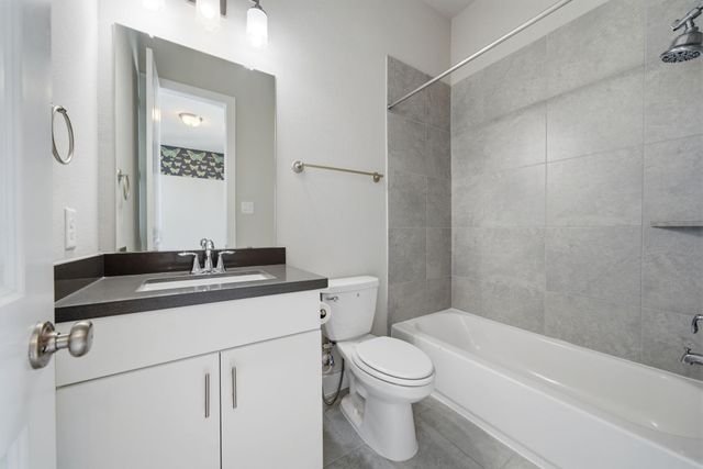 1307 W 24th Street B, Houston, TX 77008