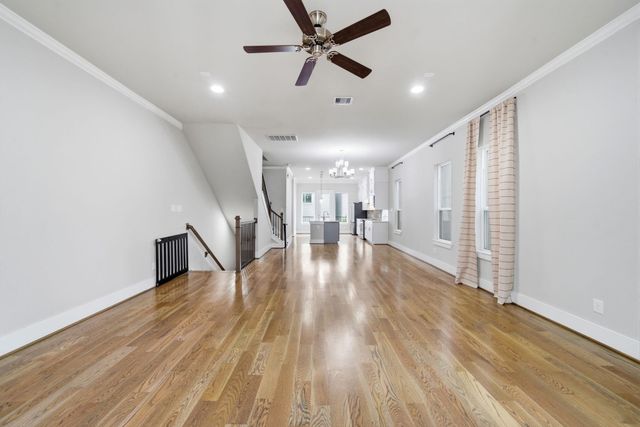 1307 W 24th Street B, Houston, TX 77008