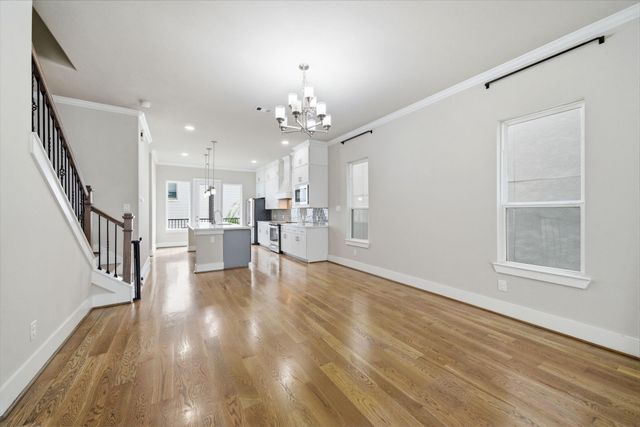 1307 W 24th Street B, Houston, TX 77008