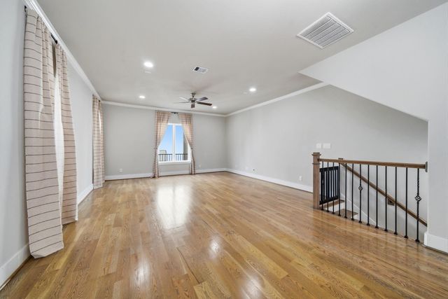 1307 W 24th Street B, Houston, TX 77008