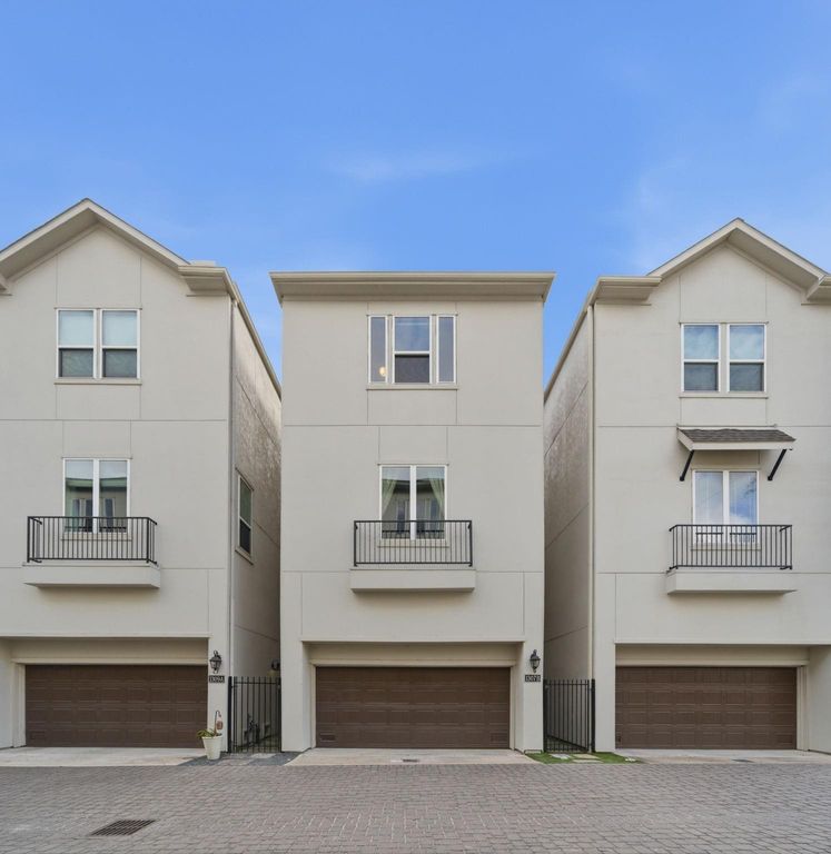 1307 W 24th Street B, Houston, TX 77008