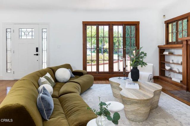 1275 N Hill Avenue, Pasadena, CA 91104