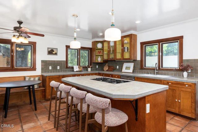 1275 N Hill Avenue, Pasadena, CA 91104