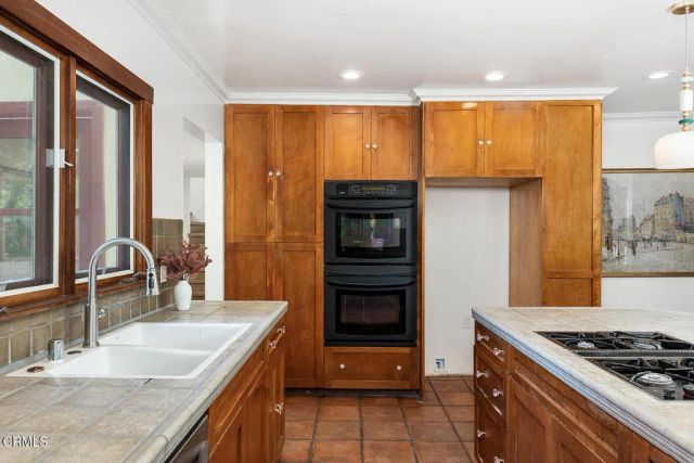 1275 N Hill Avenue, Pasadena, CA 91104