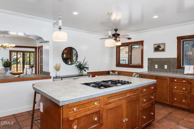 1275 N Hill Avenue, Pasadena, CA 91104