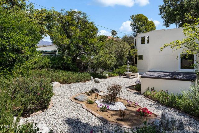 1275 N Hill Avenue, Pasadena, CA 91104