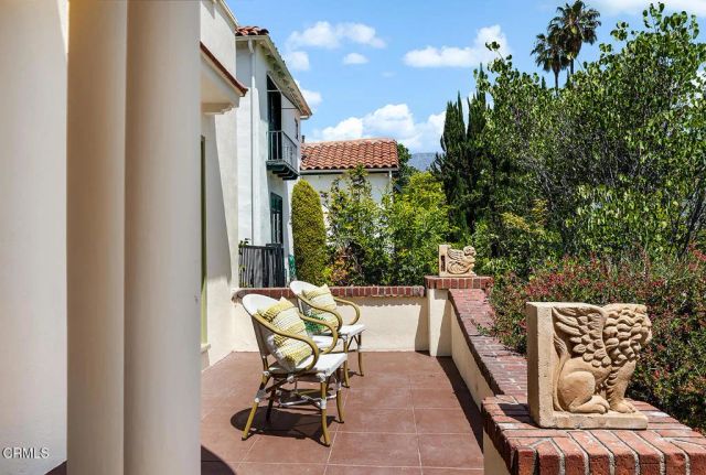 1275 N Hill Avenue, Pasadena, CA 91104
