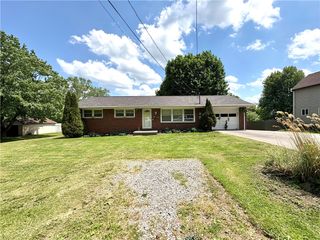 2045 Martha St, Shenango Twp, PA 16101