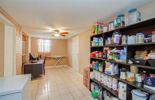 930 Centerwood Drive, Houston, TX 77013