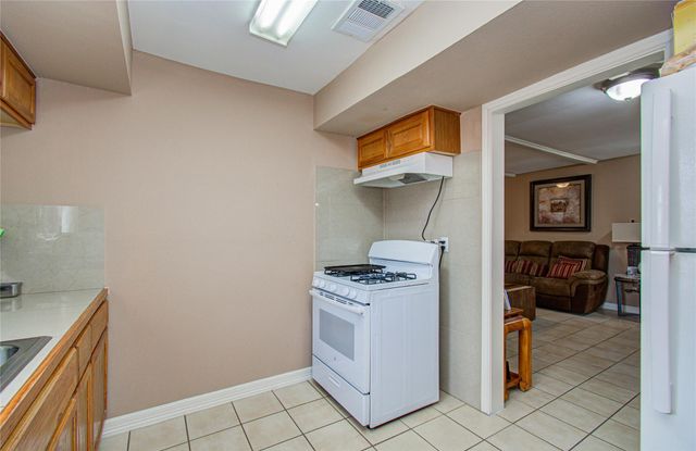 930 Centerwood Drive, Houston, TX 77013