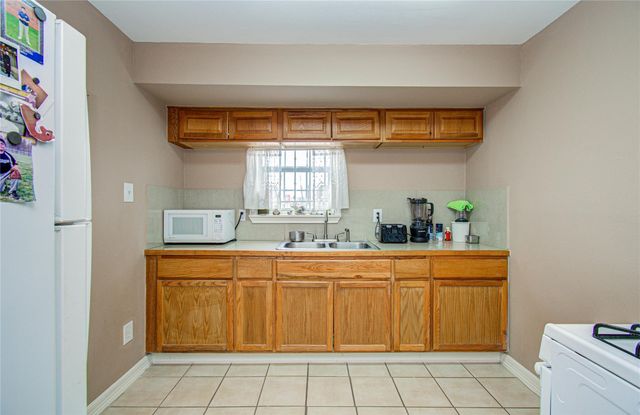 930 Centerwood Drive, Houston, TX 77013