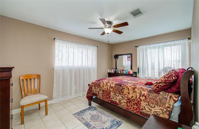 930 Centerwood Drive, Houston, TX 77013