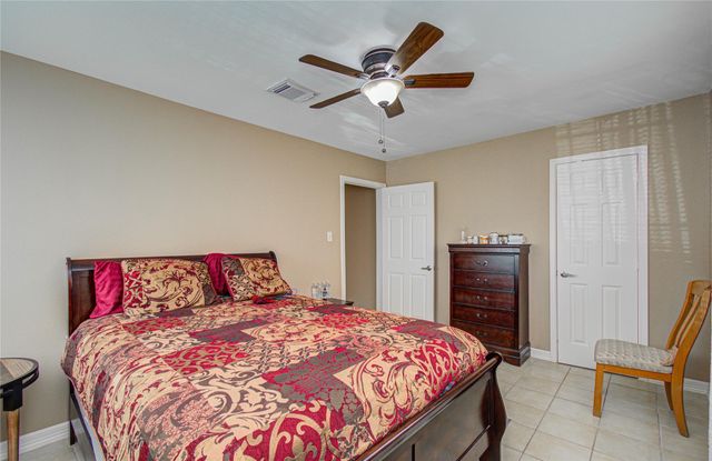 930 Centerwood Drive, Houston, TX 77013