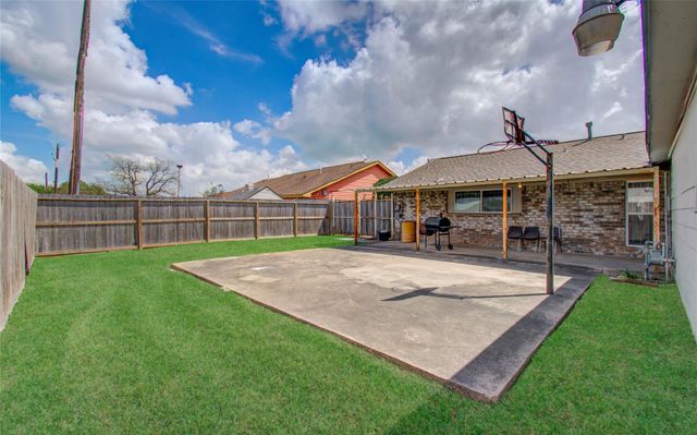 930 Centerwood Drive, Houston, TX 77013