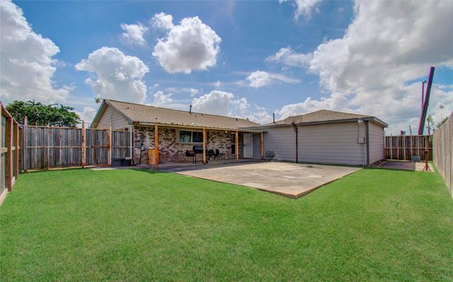 930 Centerwood Drive, Houston, TX 77013