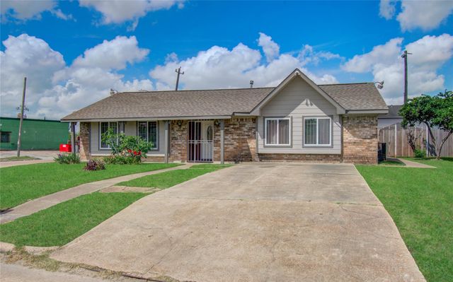 930 Centerwood Drive, Houston, TX 77013