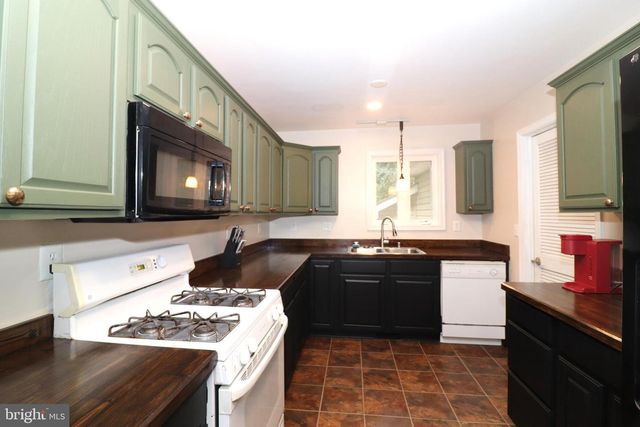 1111 EASTOVER PKWY, Locust Grove, VA 22508