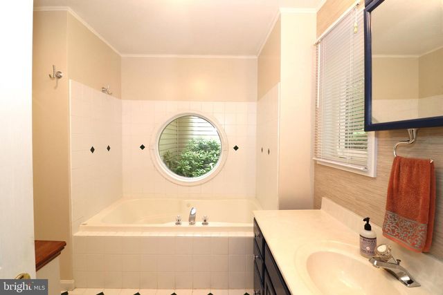 1111 EASTOVER PKWY, Locust Grove, VA 22508