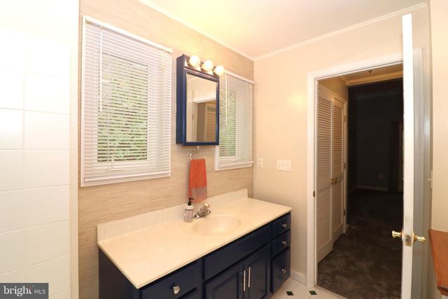 1111 EASTOVER PKWY, Locust Grove, VA 22508