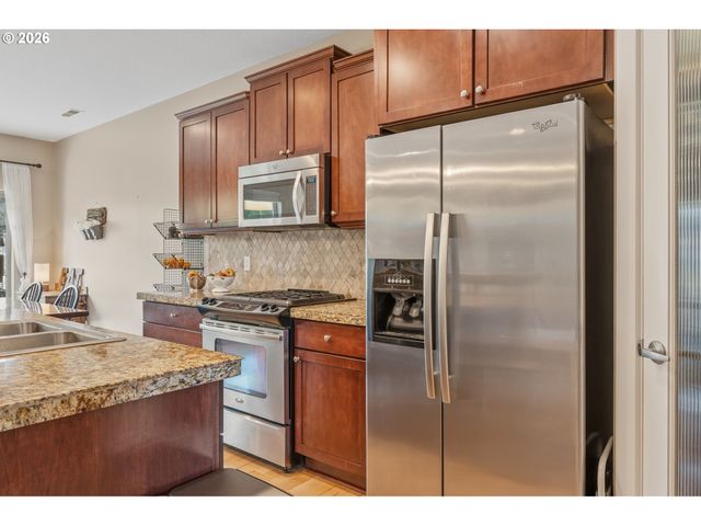 623 N V St, Washougal, WA 98671