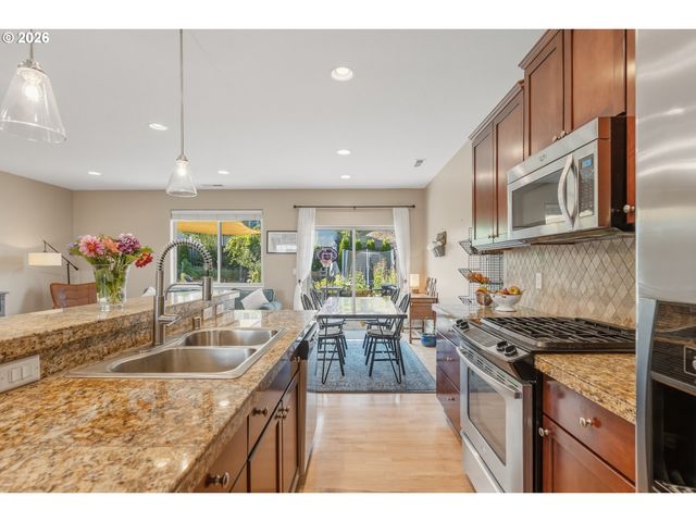 623 N V St, Washougal, WA 98671