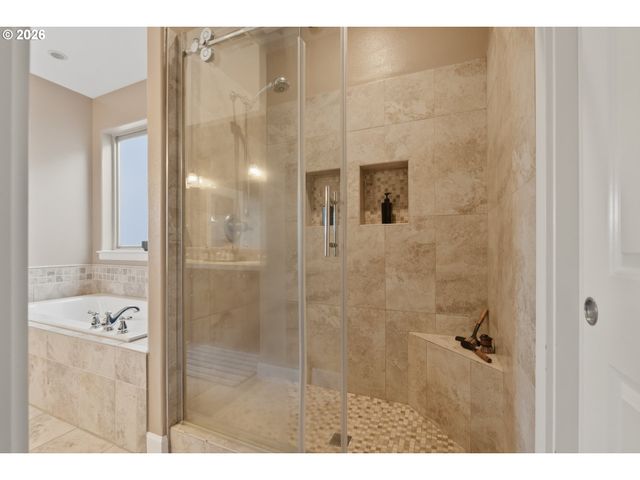623 N V St, Washougal, WA 98671