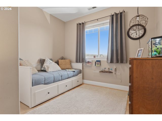 623 N V St, Washougal, WA 98671
