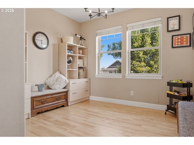 623 N V St, Washougal, WA 98671