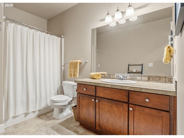 623 N V St, Washougal, WA 98671