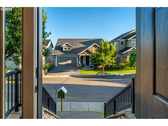 623 N V St, Washougal, WA 98671
