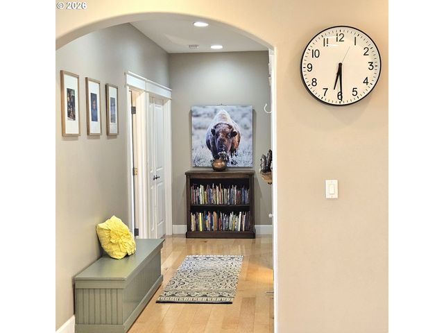 623 N V St, Washougal, WA 98671