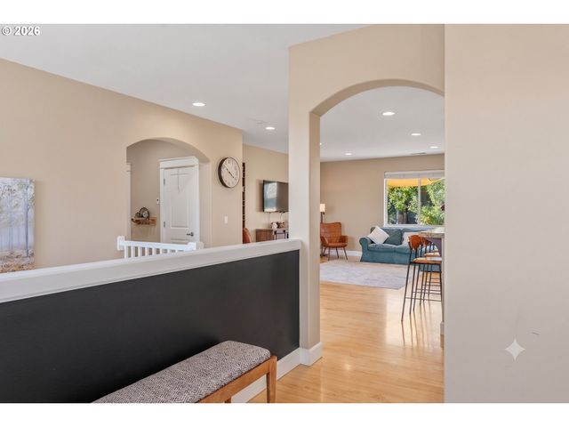 623 N V St, Washougal, WA 98671