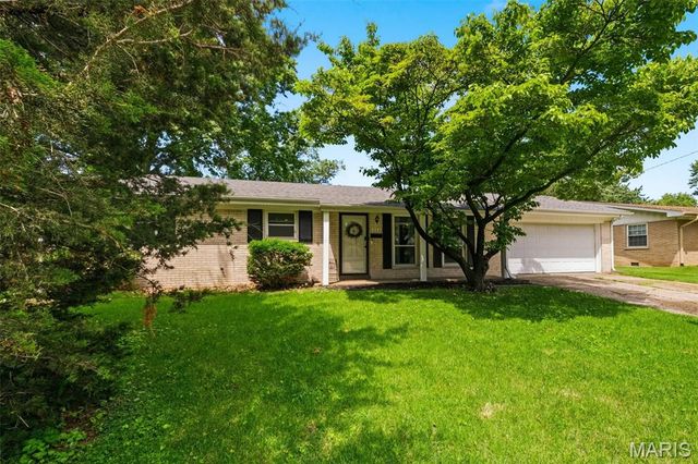 513 Longview Drive, Belleville, IL 62223