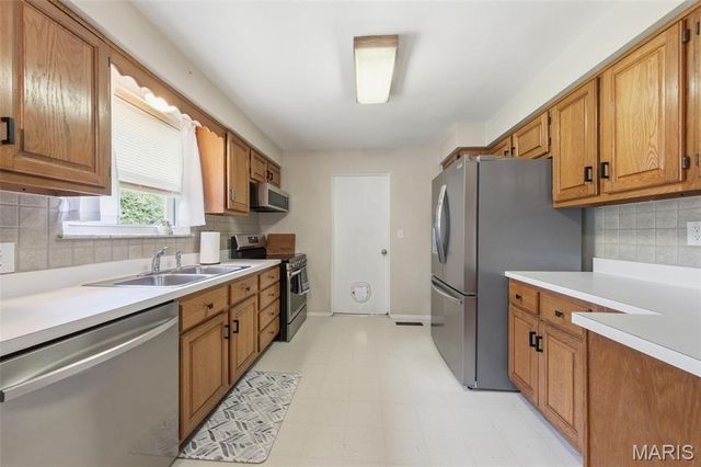513 Longview Drive, Belleville, IL 62223