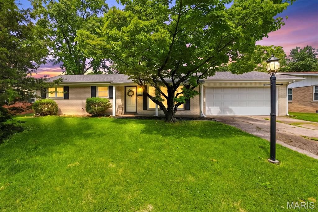 513 Longview Drive, Belleville, IL 62223