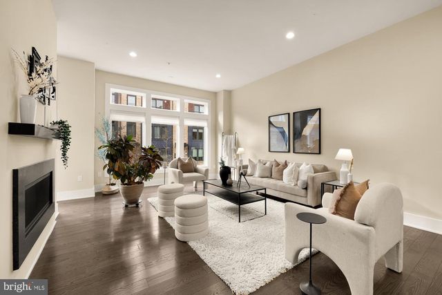 153 WINSOME CIR, Bethesda, MD 20814