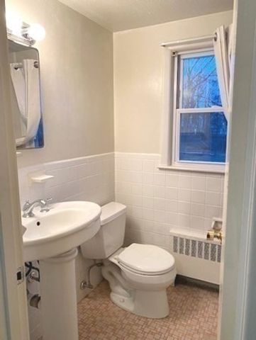 29 Vinald Rd 1, Medfield, MA 02052