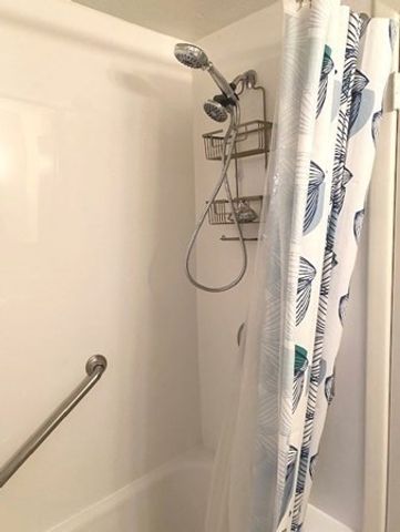 29 Vinald Rd 1, Medfield, MA 02052