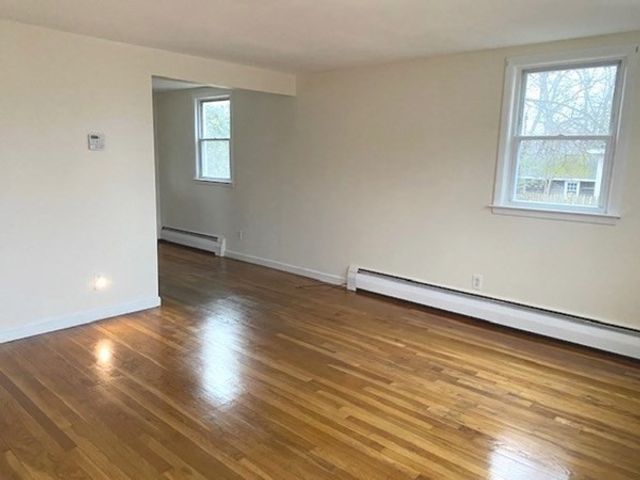 29 Vinald Rd 1, Medfield, MA 02052