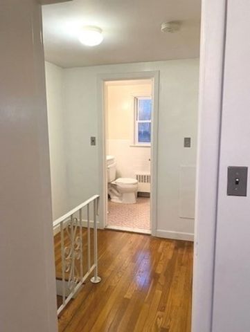 29 Vinald Rd 1, Medfield, MA 02052