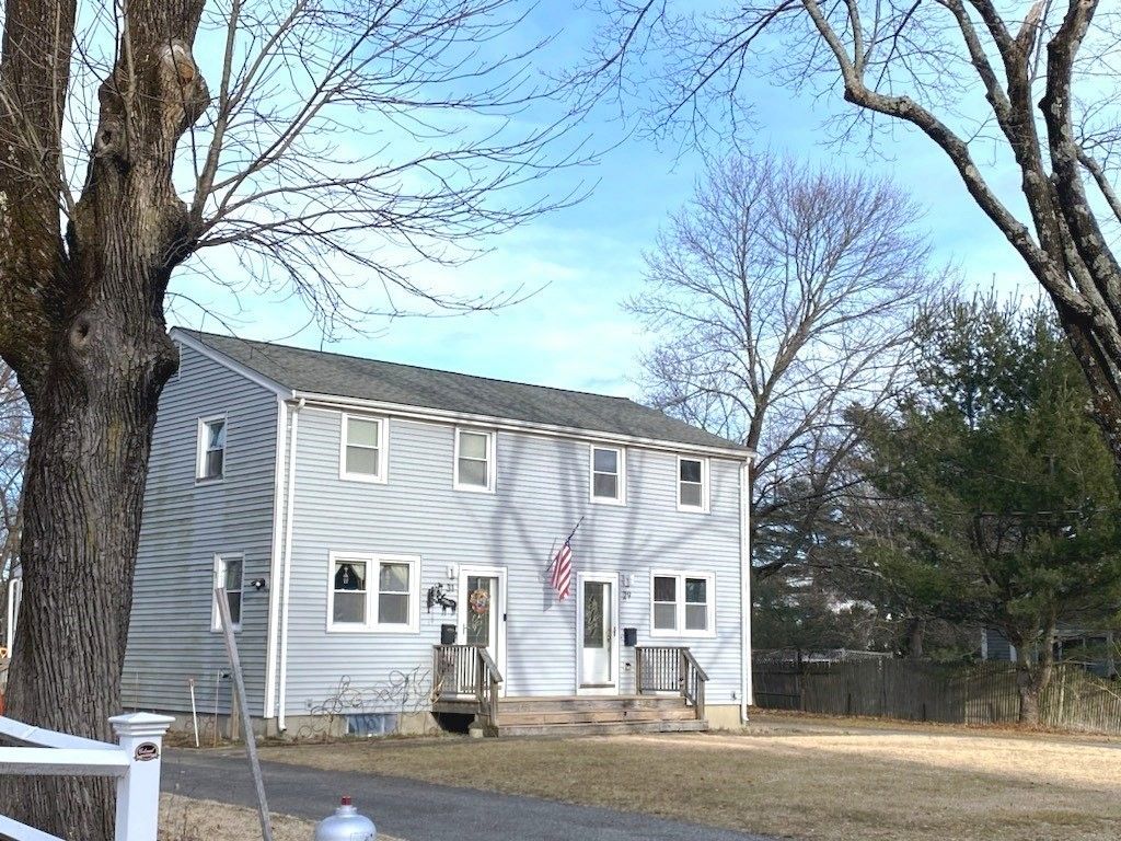 29 Vinald Rd 1, Medfield, MA 02052