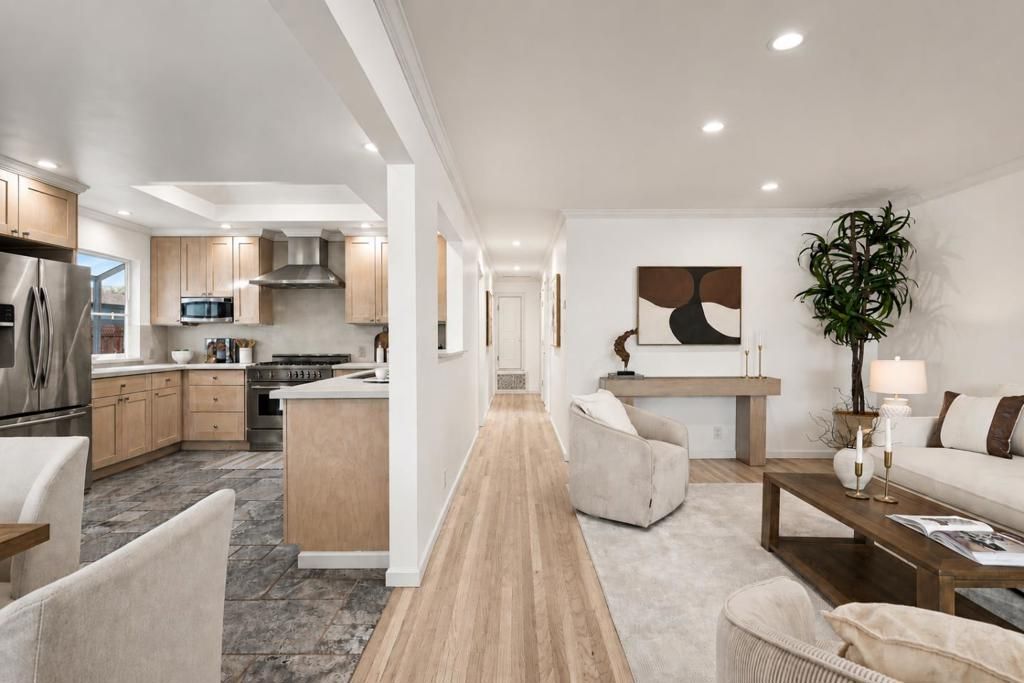 Image 10 of property listing at 2930 Jefferson Avenue, Redwood City, CA 94062