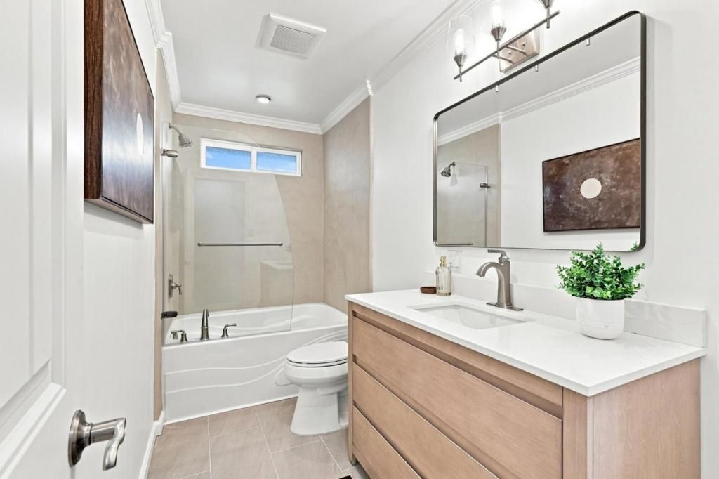 Image 14 of property listing at 2930 Jefferson Avenue, Redwood City, CA 94062
