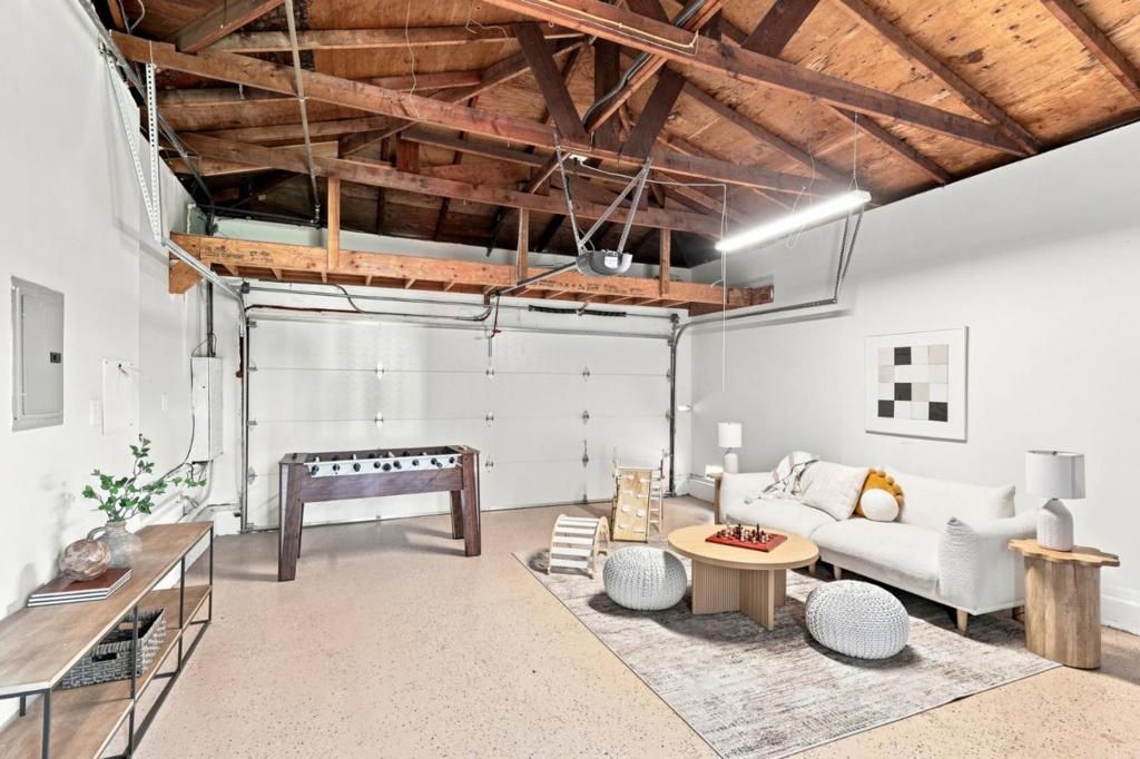 Image 25 of property listing at 2930 Jefferson Avenue, Redwood City, CA 94062