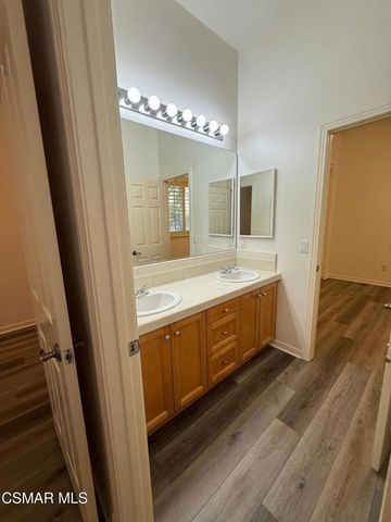 990 Clear Sky Place, Simi Valley, CA 93065