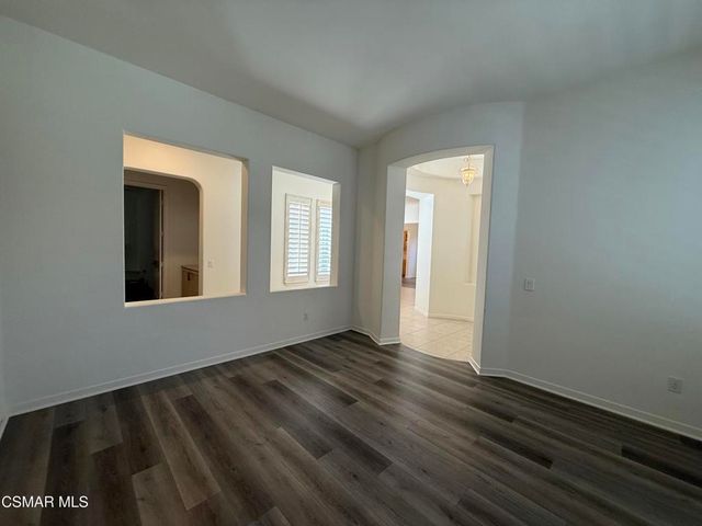 990 Clear Sky Place, Simi Valley, CA 93065
